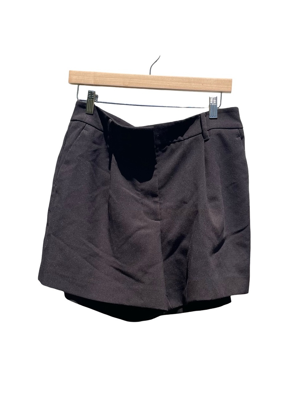 Nine West black dressy pleated shorts size 8